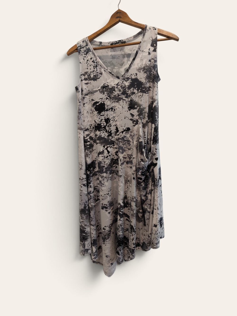 Sympli Sleeveless V-Neck Midi Dress in Gray and Black Abstract Print